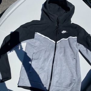 Xs Grey and Black nike tech